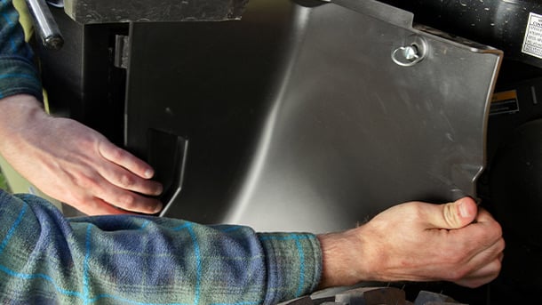 TOOLLESS ACCESS PANELS
